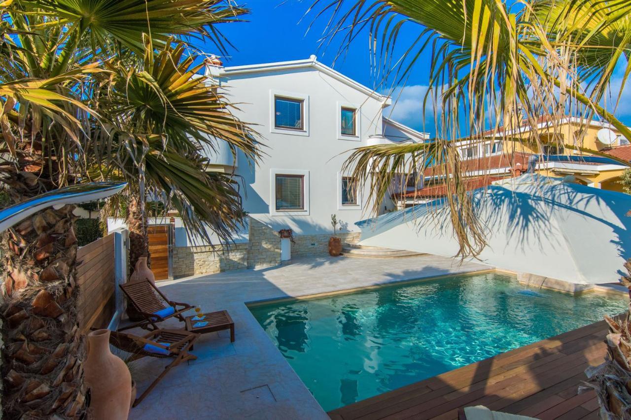 Apartments "Villa Antisin" With Heated Pool Zadar Exterior foto