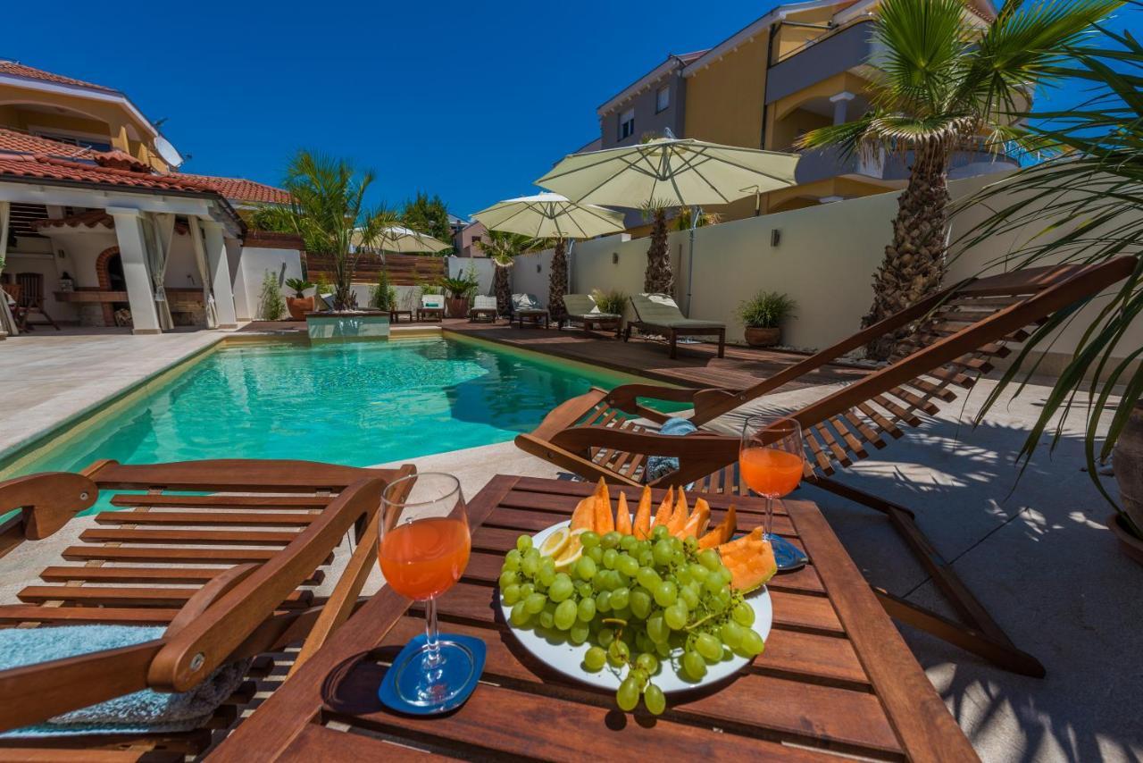 Apartments "Villa Antisin" With Heated Pool Zadar Exterior foto