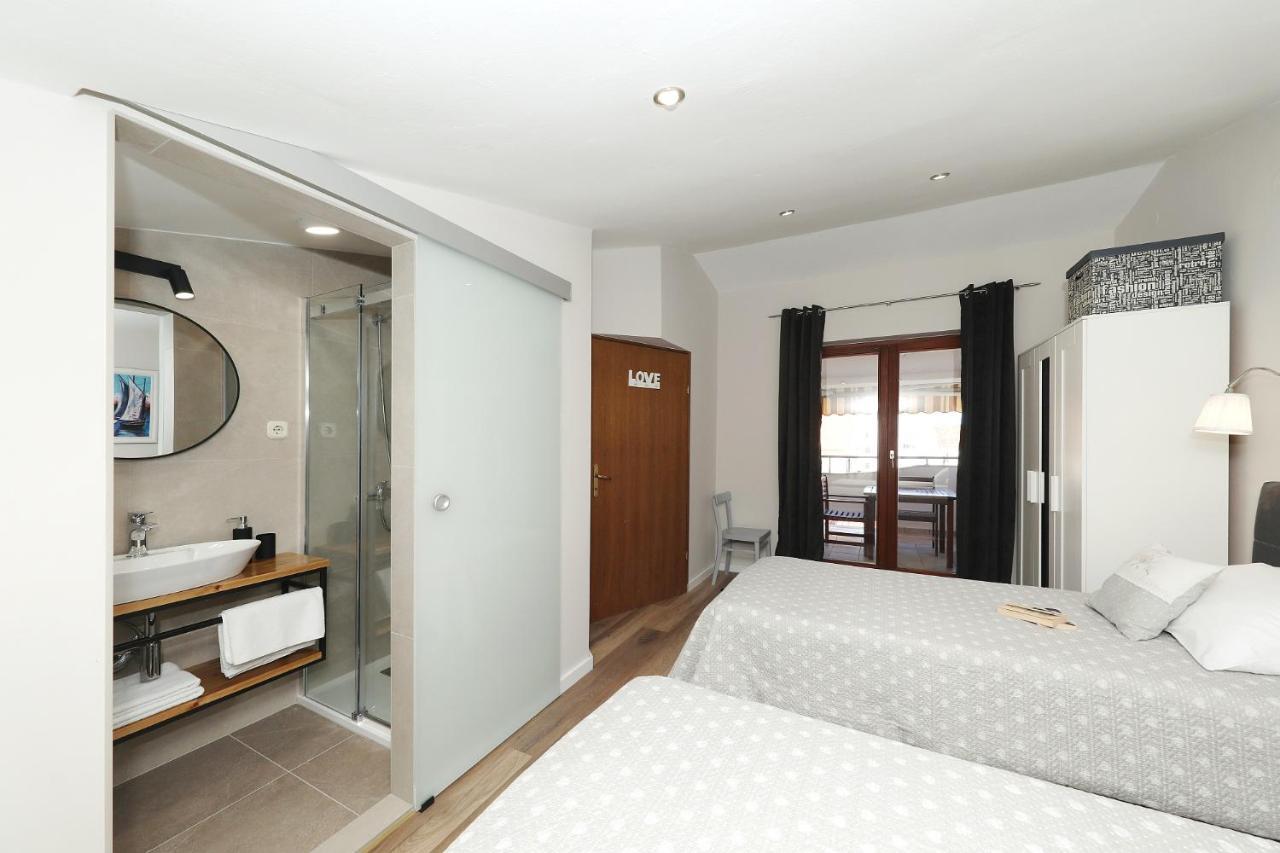 Apartments "Villa Antisin" With Heated Pool Zadar Exterior foto